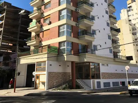 Cochera techada en alquiler
