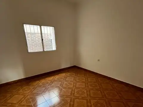 CASA 3 AMB. CON COCHERA EN ALQUILER EN CIUDAD MADERO, LA MATANZA