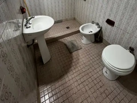 Casa en Alquiler con 2 cocheras
