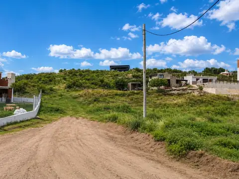 Lote 1399 m² a 1 cuadra del río en Estancia Vieja