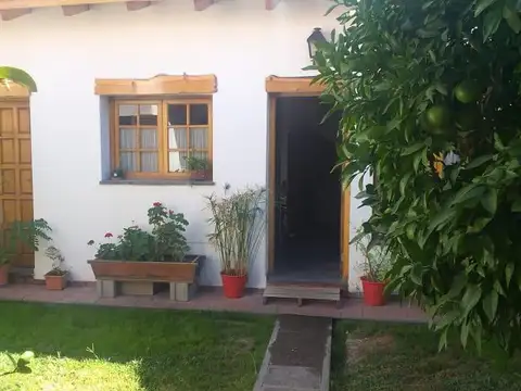 Casa en venta - 4 Dormitorios 2 Baños - 432Mts2 - General Roca