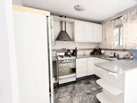 Venta Casa 3/4 Amb. Local, Patio, Villa Ballester