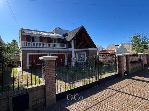 Casa en Venta con 1 cochera