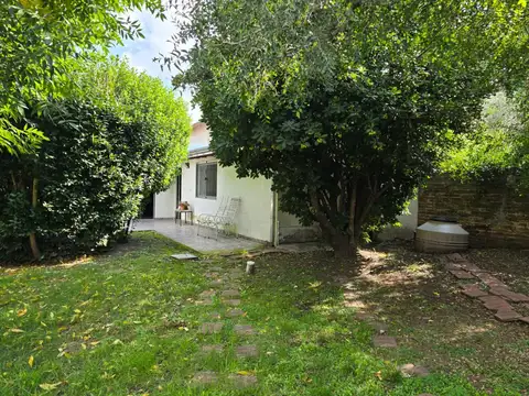 Casa en Venta en Adrogue, USD 180.000