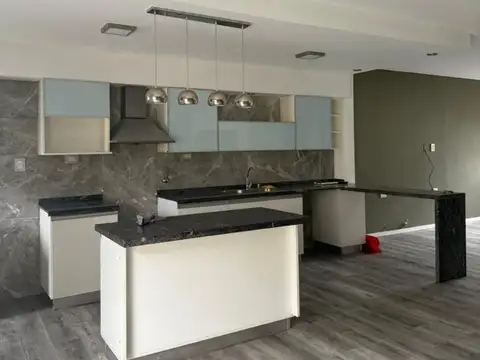 Oportunidad De Departamento y Casa en Pedro Vega 1700