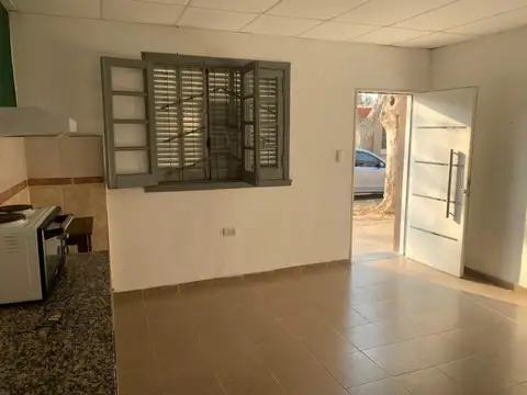 Casa 2 ambientes con 1 baño