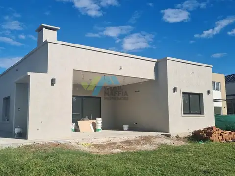 Casa 5 ambientes con 2 baños