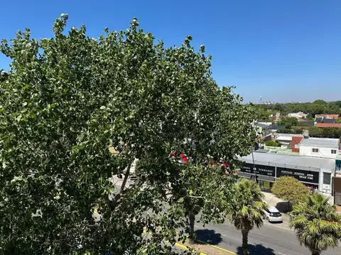 Av. Constitución  entre Lopez y Planes y Chubut