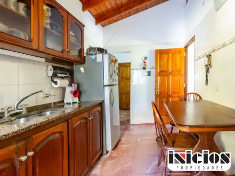 Casa en Lote: Luques y Fragata Sarmiento - La Esmeralda - C965