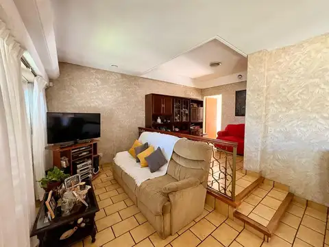 Depto Tipo Casa en Venta en Flores, USD 265.000