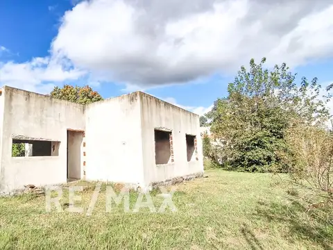 LOTE 1200M2 EN VENTA CON CASA A TERMINAR EN PILAR