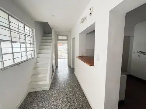 Casa en Alquiler con 7 cocheras