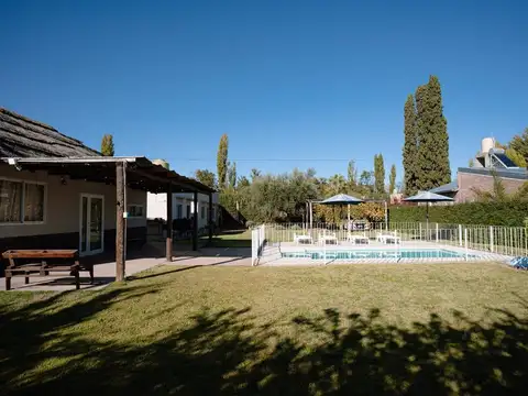 Casa 8 ambientes con 1 baño