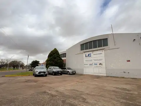 EN VENTA GALPÓN INDUSTRIAL CON OFICINAS OLAVARRIA