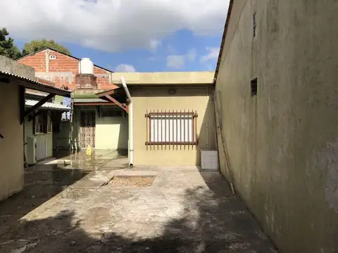 CATAMARCA AL 800 E/MORENO Y RIVADAVIA