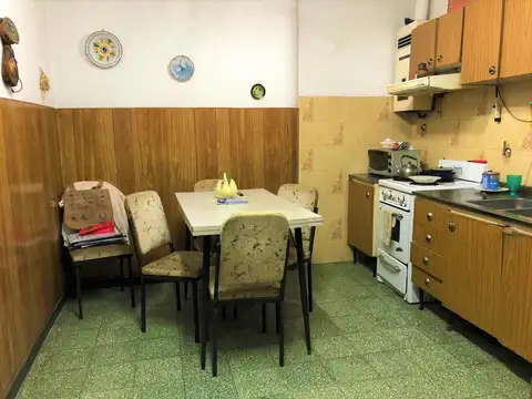 Casa 5 ambientes con 2 baños
