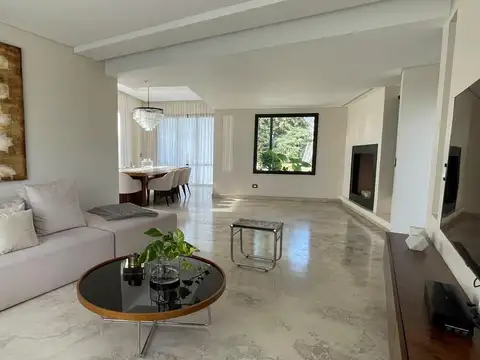 Casa en Venta 6 Ambientes en Ayres de Pilar