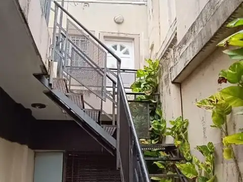 Excelente Ubicación  para oficinas o poli consultorios-