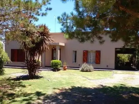 Casa 4 ambientes con 3 baños