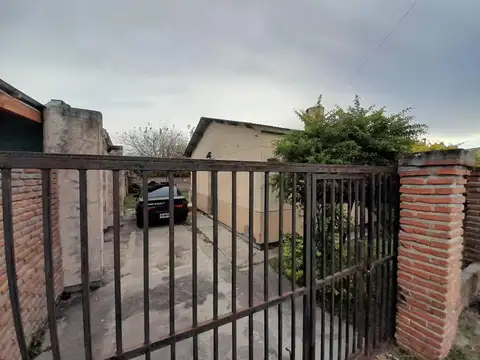 VENDO CASA CERCA DEL CENTRO EN LA CIUDAD DE ESQUINA  