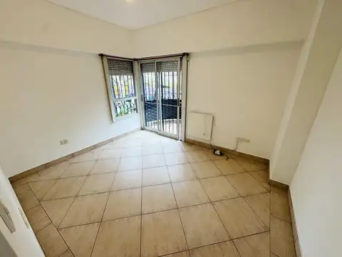 Departamento en Alquiler en San Fernando Vías  /  Centro, $ 650.000