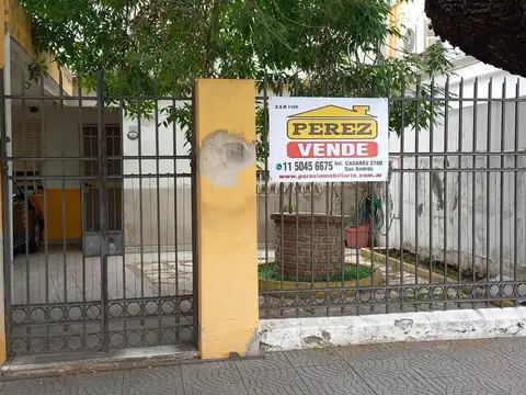 CASA  3 AMB. CON ENT./AUTO, . A DOS CUADRAS ESTAC. MALAVER