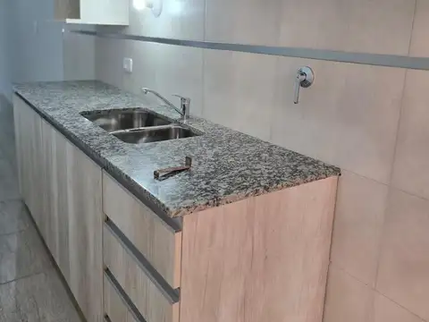 Depto Tipo Casa en Alquiler con 1 cocheras