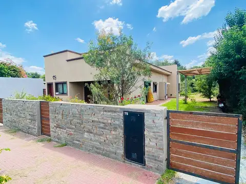 Casa en Venta con 1 cochera