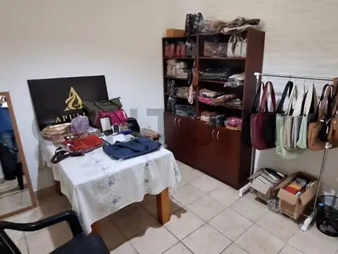 Venta PH 3 Ambientes Luis Guillón Planta Baja al Frente + Cochera + Jardín Lote 250m2