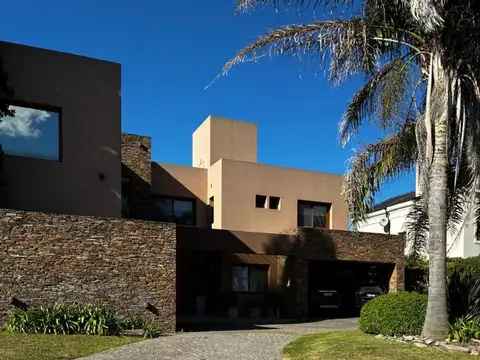 La Paz 100