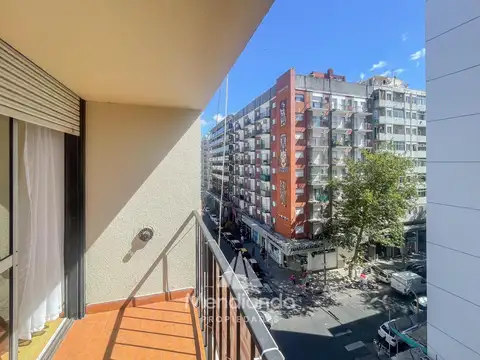 HERMOSO Monoambiente con Balcón a la calle - Güemes Aldrey