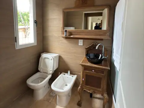 DUPLEX EN VENTA 2 dormitorios 3 baños + 1 ambiente apto para local comercial