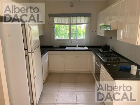 Casa 7 ambientes con 3 baños