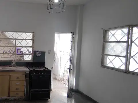 Depto Tipo Casa en Alquiler en San Justo, $ 600.000