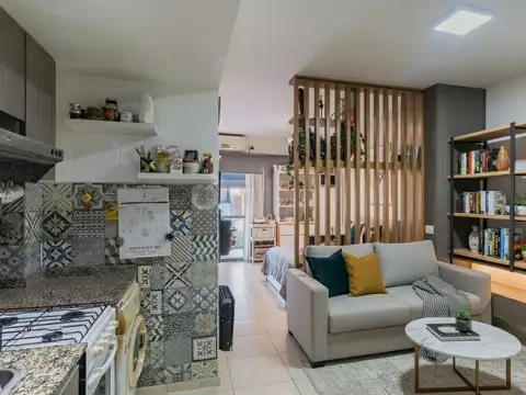 VENTA DEPARTAMENTO MONOAMBIENTE CON COCHERA CUBIERTA. FRENTE. BALCÓN. RAMÓN FALCÓN 4600. VILLA LURO