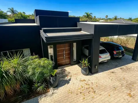 VENTA CASA 5 AMBIENTES CLUB DE CAMPO LOS PUENTES