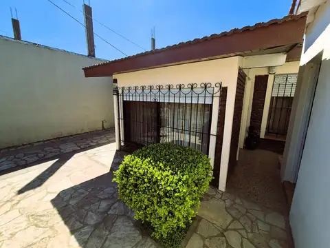 Casa en Alquiler en Ingeniero Adolfo Sourdeaux, $ 980.000