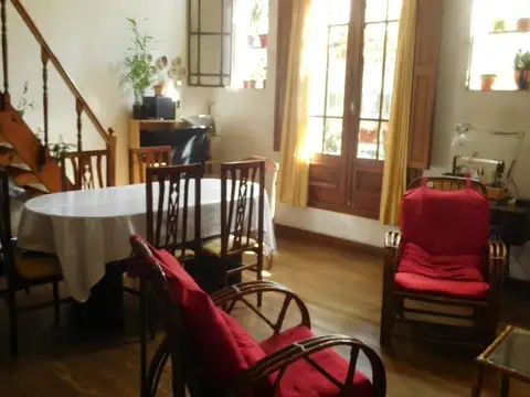 DEPARTAMENTO DE 3 AMBIENTES P.BAJA AL FRENTE .SIN EXPENSAS