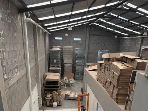Galpon en Venta 30  mts Fondo