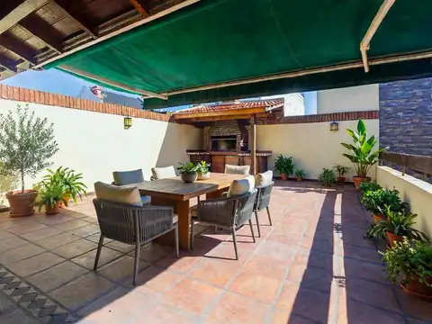 VENTA CASA MULTIFAMILIAR 6 AMBIENTES AVELLANEDA