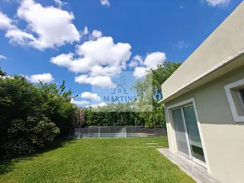 Casa en Venta en Pilar del Este - Santa Guadalupe, USD 280.000