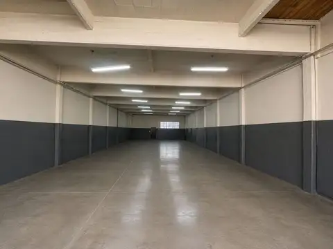 VENTA GALPON EN VILLA LYNCH - 562 M2