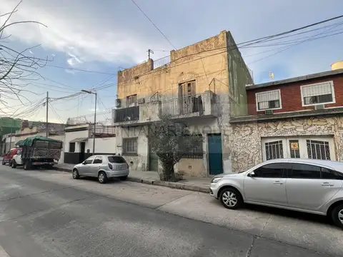Oportunidad en Parque Chacabuco  PH subdividido en dos unida