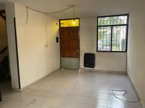 Depto Tipo Casa en Venta en Tolosa, USD 45.000