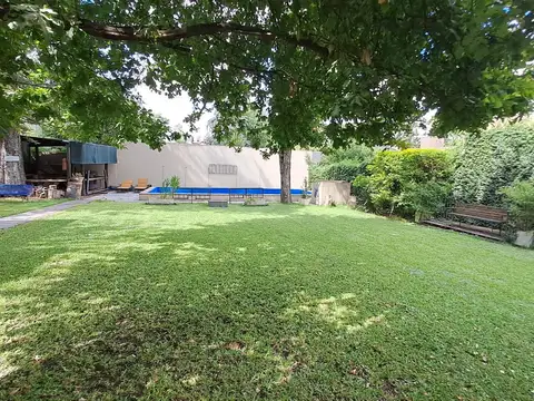 Casa en Venta con 5 cocheras