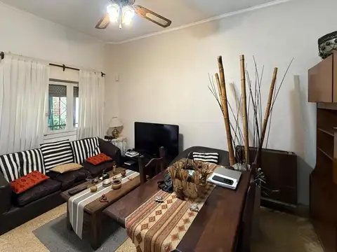 Casa en Venta con 6 cocheras