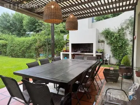 Casa en Alquiler de 3 dormitorios