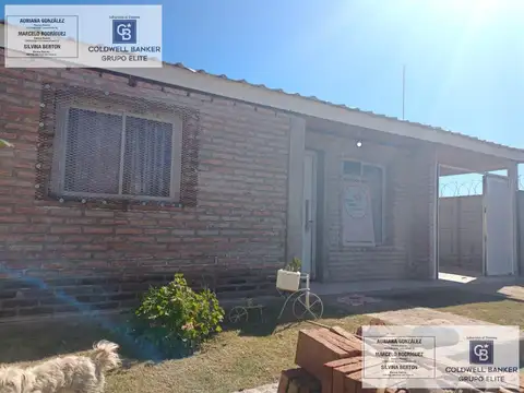 Venta casa en Villa Mercedes, 3 ambientes con cochera, excelente zona.
