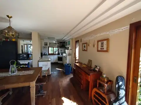 Casa 6 ambientes con 3 baños