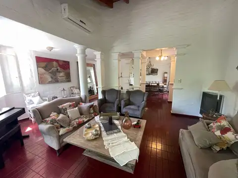 Casa en Alquiler de 4 dormitorios